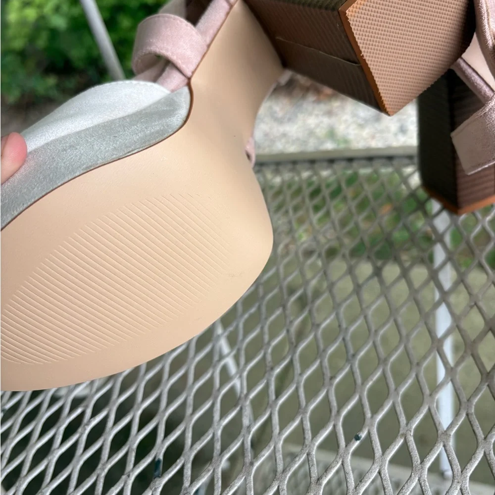 ROMANTIC NEW KARI SUEDE PLATFORM PUMPS